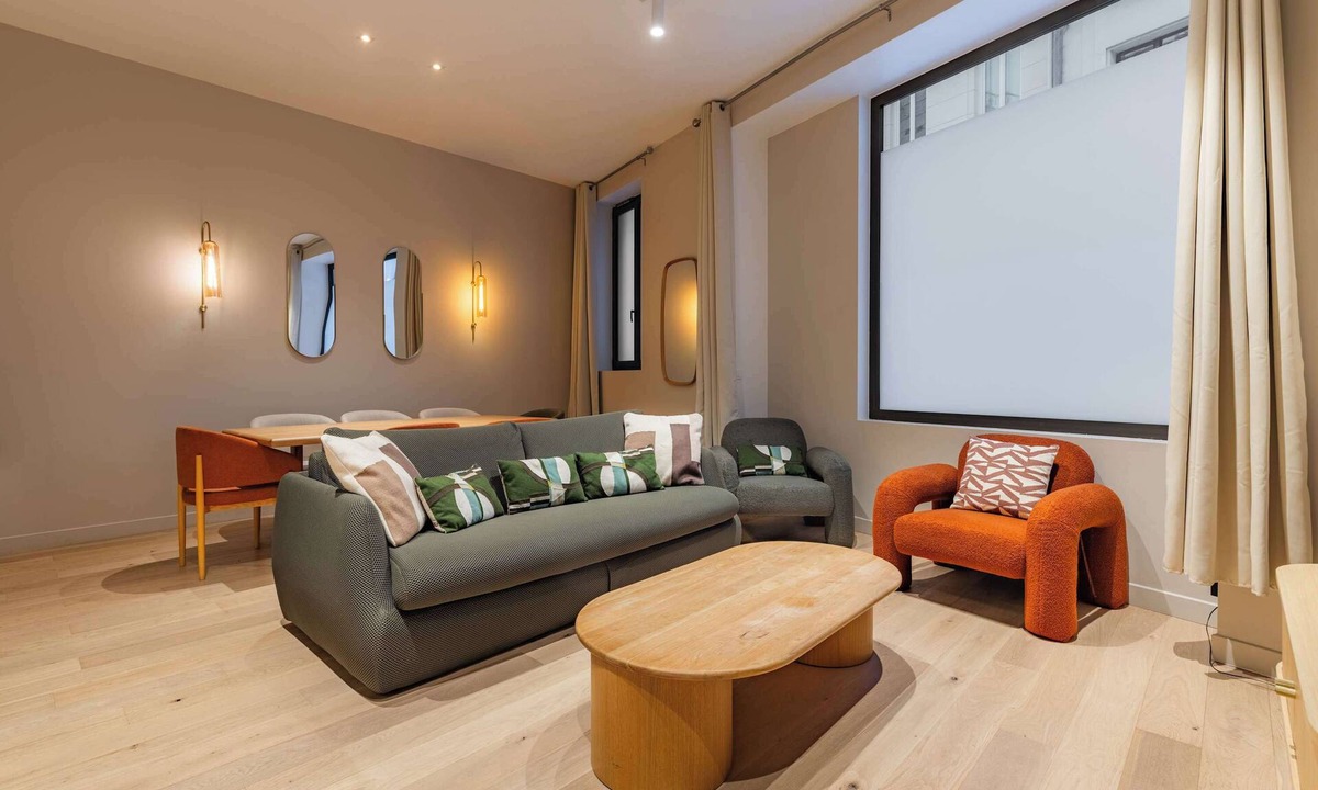 Quartier de la Porte-Saint-Denis Apartment | Élégant 3 pièces climatisé au cœur de Paris 10