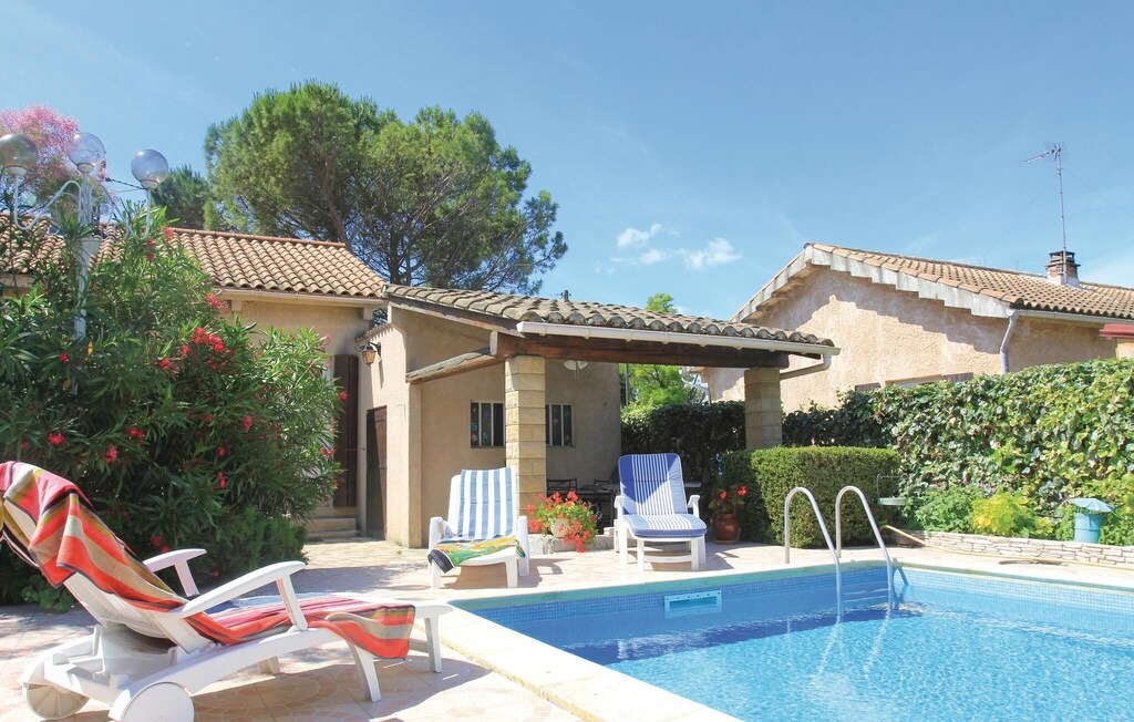 Donzere House | 1 bedroom accommodation in Donzère