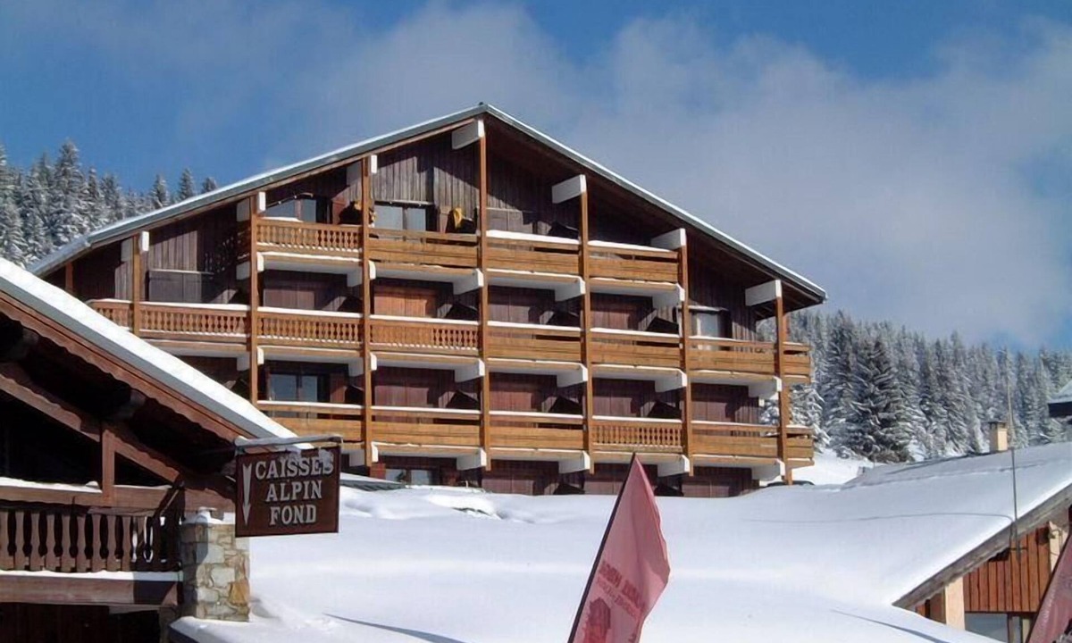 Les Saisies Apartment | 100m from resort center, 2nd floor, view ski slopes, balcony, tv, ski locker, 22m², Les Saisies