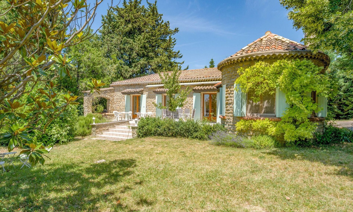Taulignan Villa | 120 m² Villa in Drôme Provençale with Large Private Grounds