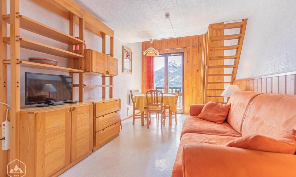 Aussois Apartment | 150m from resort center, 2nd floor, balcony, tv, ski locker, 29m², Aussois