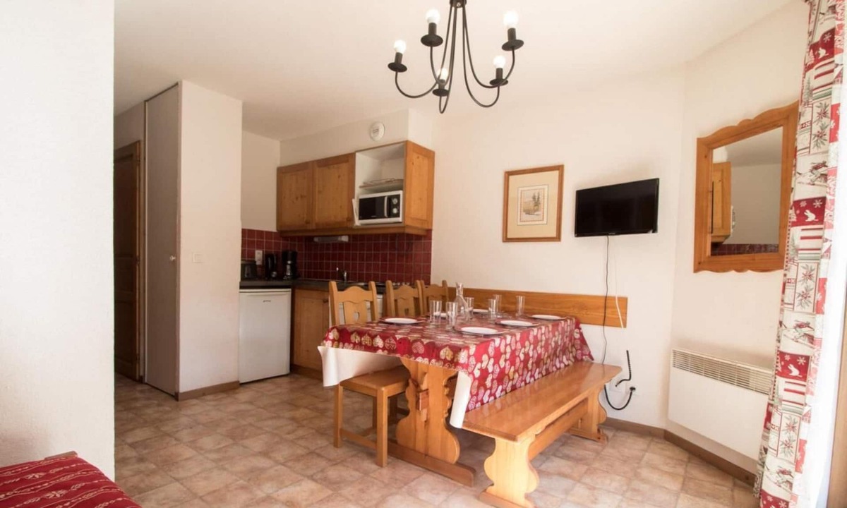Val Cenis Apartment | 1st floor, view ski slopes, terrace, tv, ski locker, 34m², Val Cenis