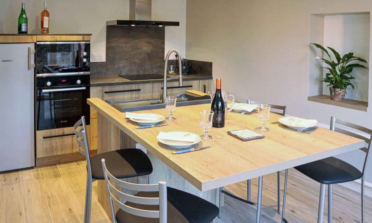 Villes-sur-Auzon Apartment | 2 bedroom gorgeous apartment in Villes sur Auzon
