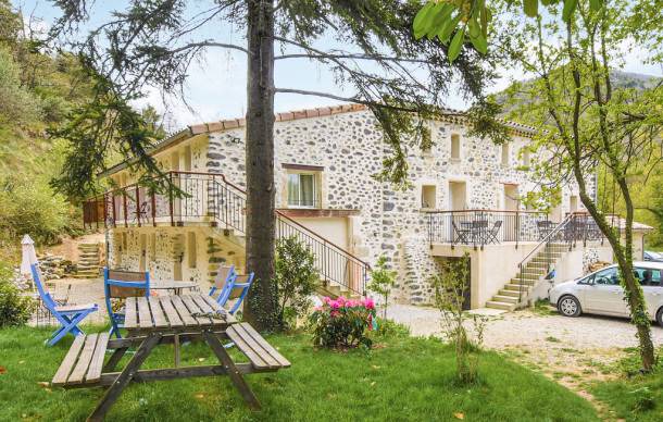 Meysse Apartment | 2 bedroom accommodation in Saint-Martin-sur lavez