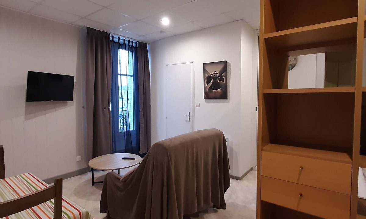 Vittel Apartment | 2-PERSON STUDIO NEAR THE SPA