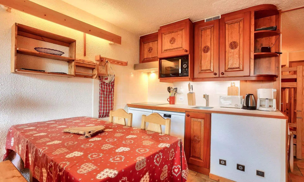 Bessans Apartment | 2-room apartment with a mezzanine - sleeps 6