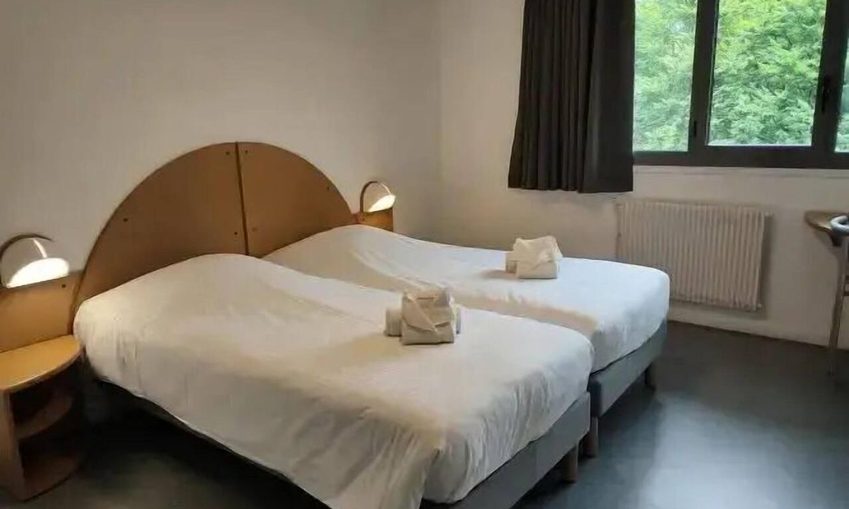 Saint-Jacques-des-Blats Apartment | 21 m² Room, 1 Room (no kitchen), Sleeps 4