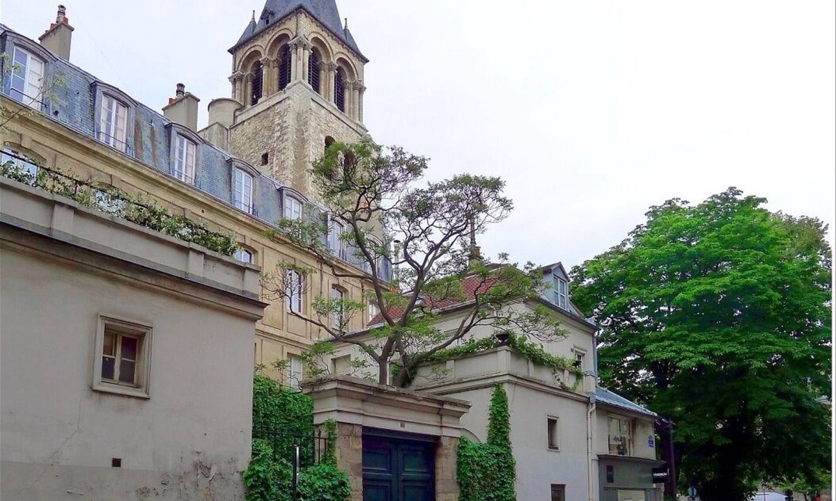 Saint-Germain-des-Pres Apartment | 270 SQM-A SEAMLESS BLEND OF HISTORICAL CHARM & MODERN ELEGANCE – RUE DE L'ABBAYE