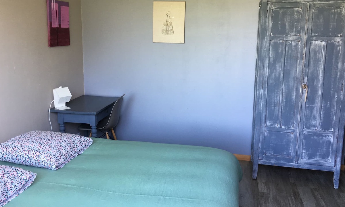 Montferrand-le-Chateau House | 3 bedroom cottage, quiet with private barbecue garden and terrace near Besançon