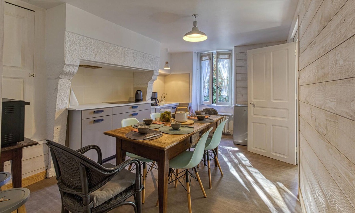 Aumont-Aubrac House | 3 bedroom accommodation in Peyre en Aubrac