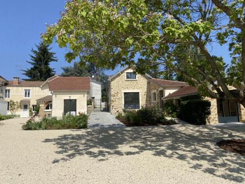Senlisse House | 3 Gîtes de Charme avec Parc Arboré, Proche Paris - FR-1-527-96