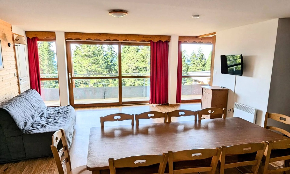 Chamrousse Apartment | 3-room apartment for 8–10 people near the slopes