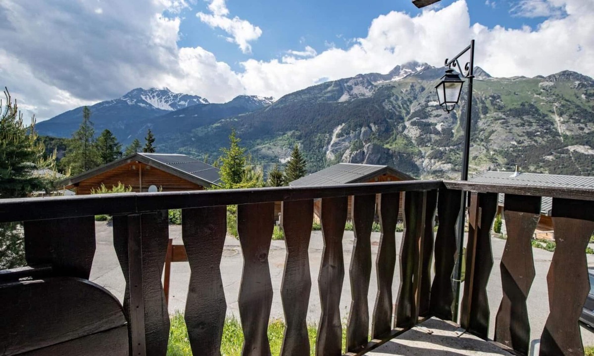 Villarodin-Bourget Apartment | 300m from resort center, Ground floor, balcony, parking, tv, ski locker, 35m², La Norma