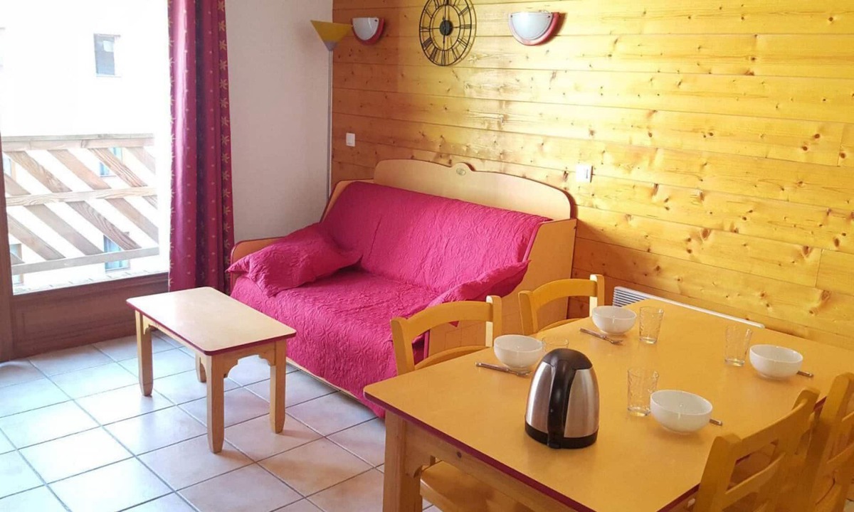 Aussois Apartment | 300m from resort center, 4th floor, balcony, parking, tv, 40m², Aussois