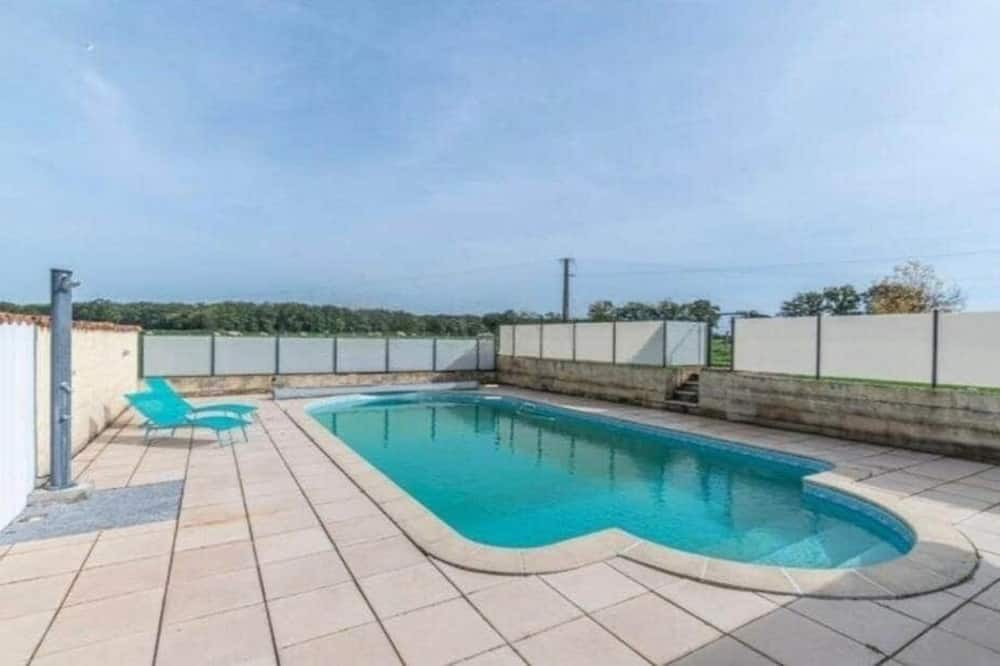 Saint-Yan House | 4/6 person cottage with heated swimming pool