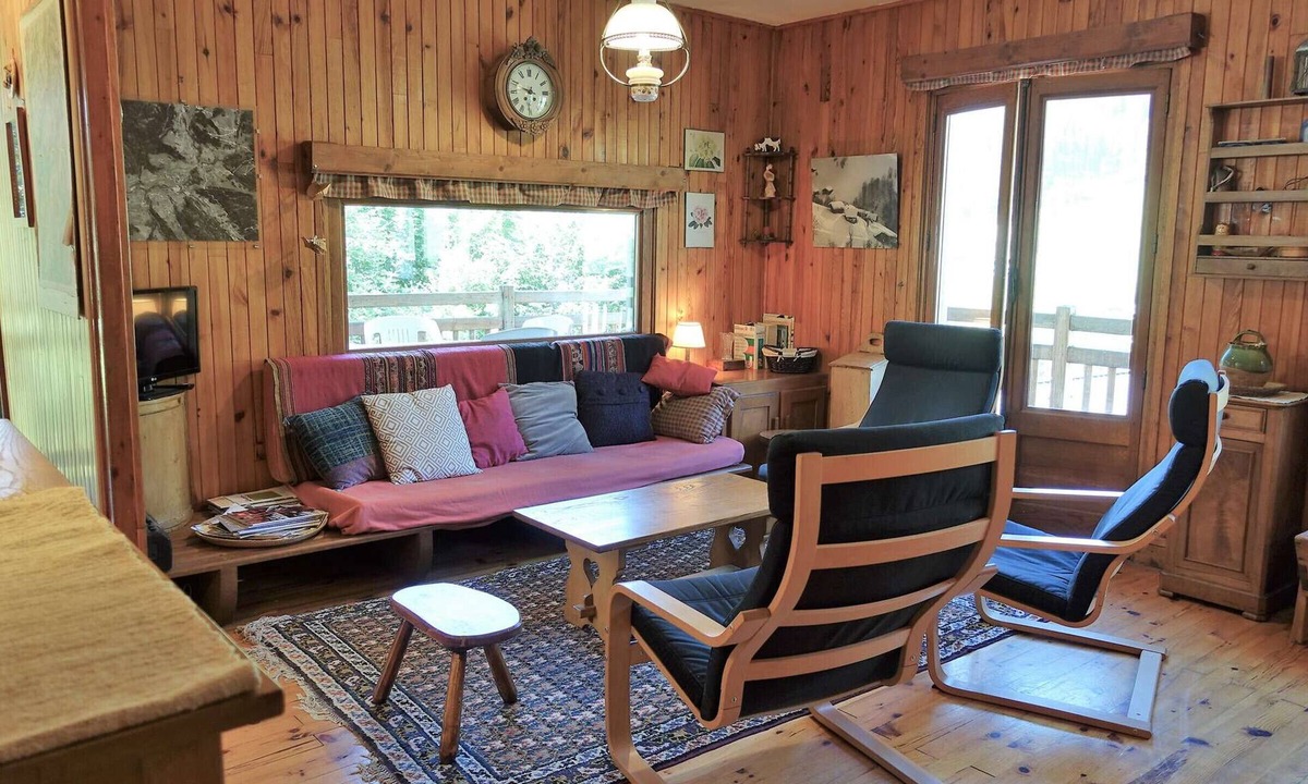 Beaufort Ski Chalet | 4-bedroom chalet for 6 people, near village, terrace, ski storage