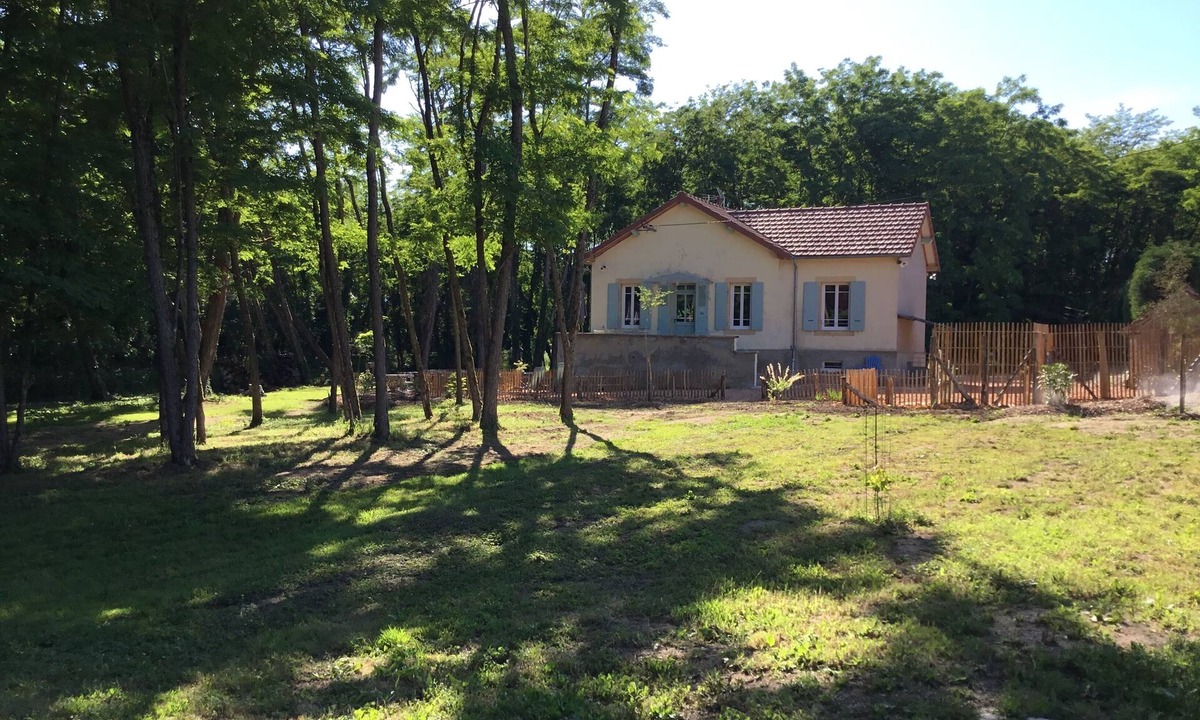 Gilly-sur-Loire House | 4-star nature gîte, near Le Pal, Bourbon Lancy thermal baths