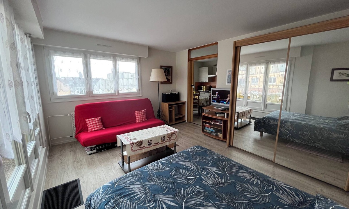 Quartier Saint-Leon Apartment | 40m2 studio located 5 minutes walk from the city center with beautiful terrace