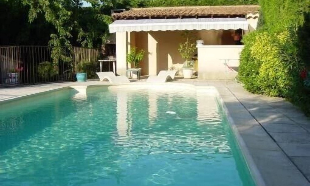 Taillades Cottage | 4pers air-conditioned gite with heated pool at Les Taillades in the Luberon