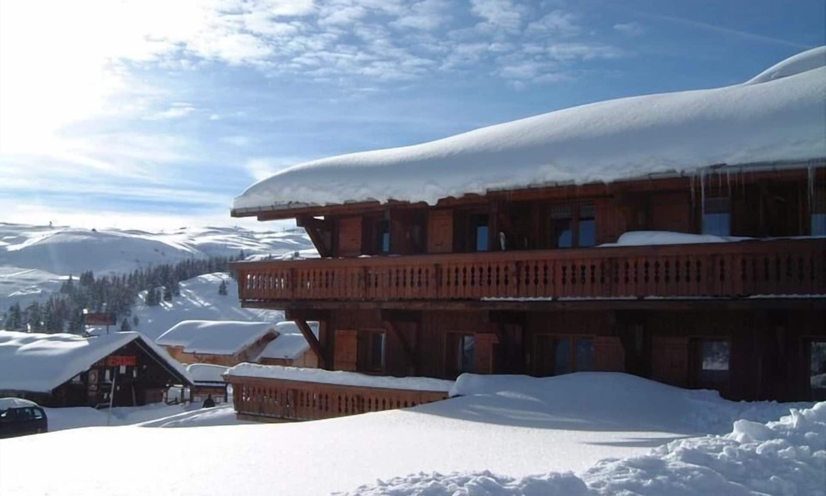 Les Saisies Apartment | 50m from ski slopes, 1st floor, view mountain, balcony, tv, ski locker, 29m², Les Saisies