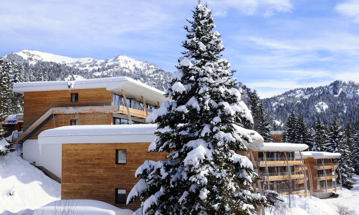 Chamrousse Apartment | 6-person apartment rated 3 ⭐️⭐️⭐️, 2 bedrooms, south-facing terrace not overlooked.