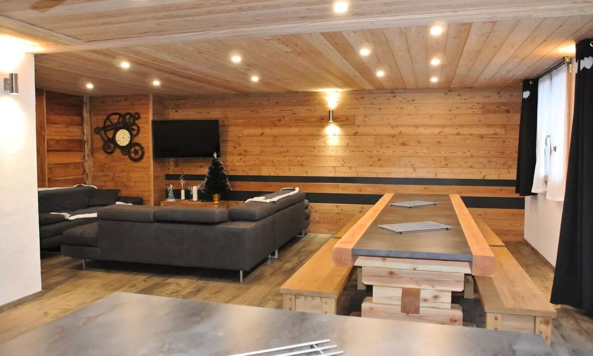 Bessans Ski Chalet | 7 room house for 12 people resort center near slopes - 7 Rooms 12 people