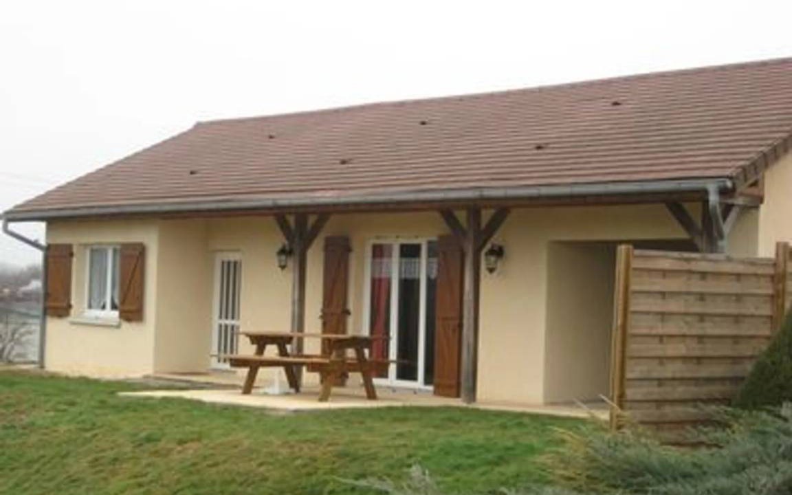 Fontenoy-le-Chateau House | 70 m² House ∙ 2 bedrooms ∙ 4 guests