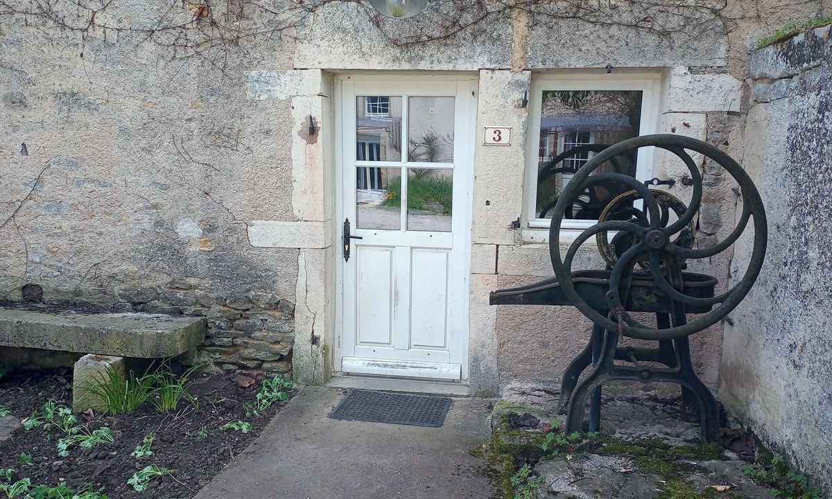 Fain-les-Moutiers House | A Côté Gîte between Fontenay and Vézelay Sauna and swimming pool