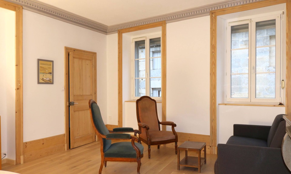 Up 1.5 Saint-Ferreol Apartment | A new apartment with old-world charm in the center of Besançon.