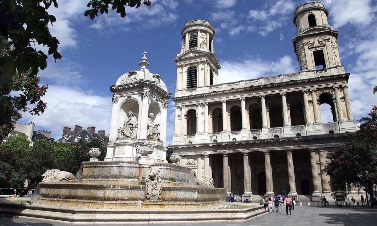 6th Arrondissement Apartment | A PERFECT BLEND OF COMFORT & PARISIAN CHARM AT RUE SAINT SULPICE – SAINT GERMAIN