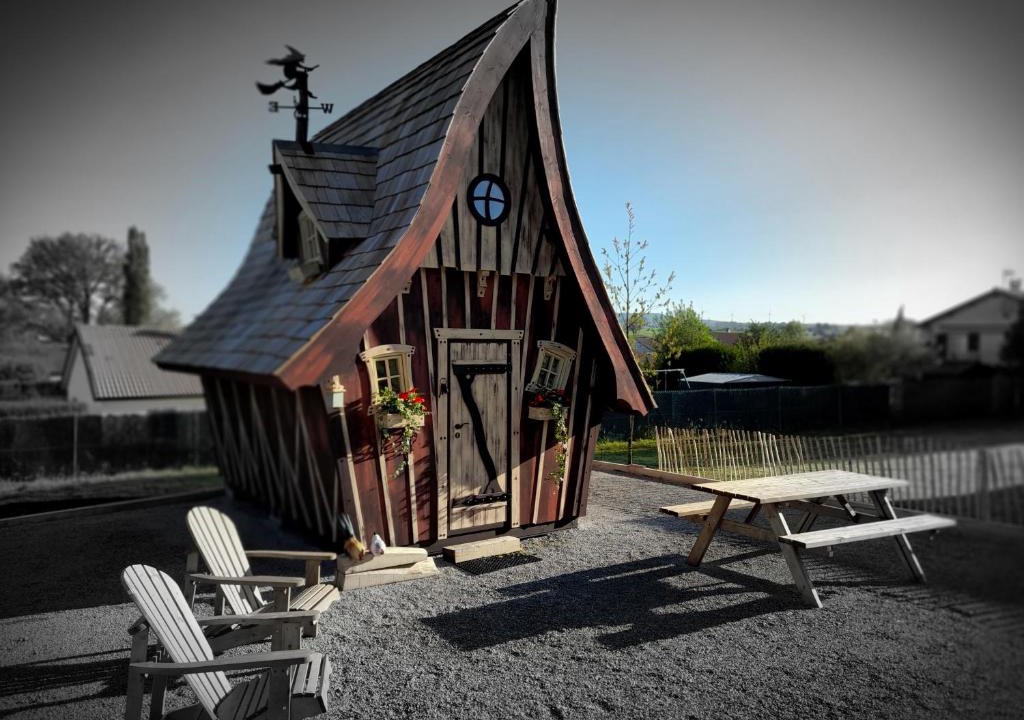 Pouligney-Lusans Ski Chalet | Adorable chalet