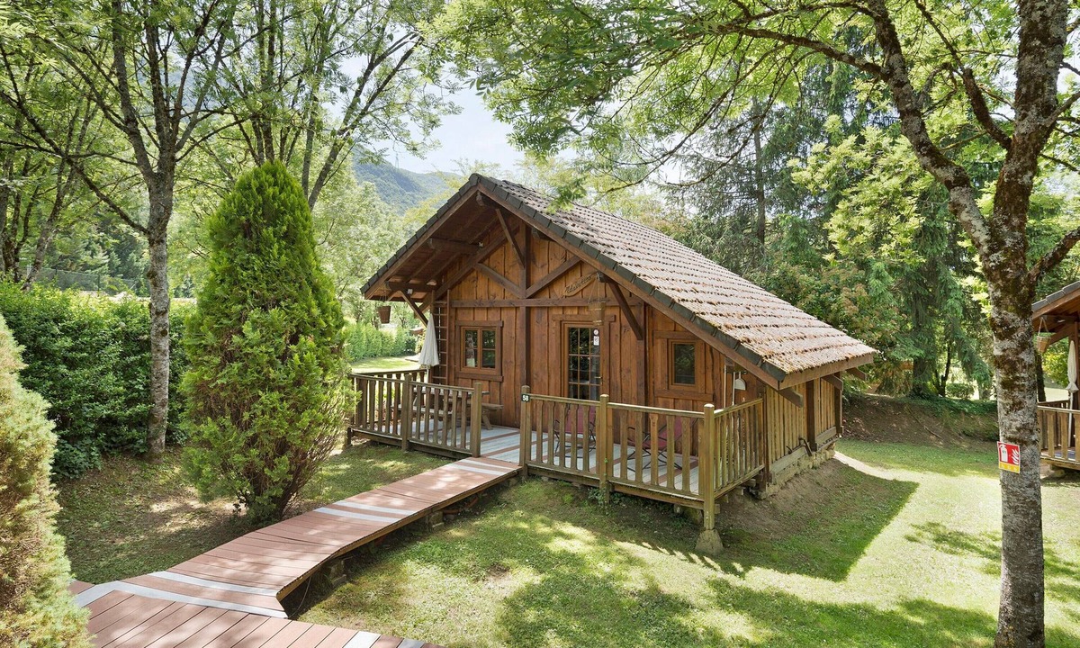 Vaulnaveys-le-Bas RV Rental | Apartment "Edelweiss" with mountain view, Wi-Fi and air conditioning
