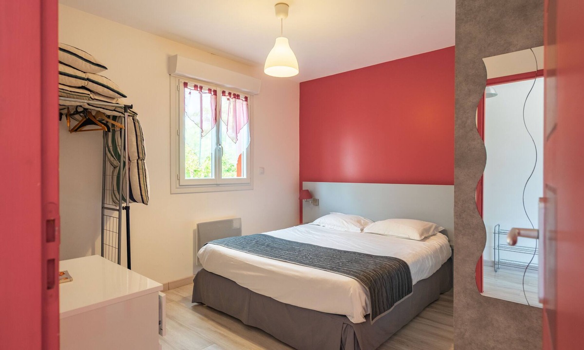 Saint-Simon-de-Bordes Apartment | Apartment 'Le Clos Du Champ De L'Amour - Talmont' with Private Pool, Wi-Fi & AC