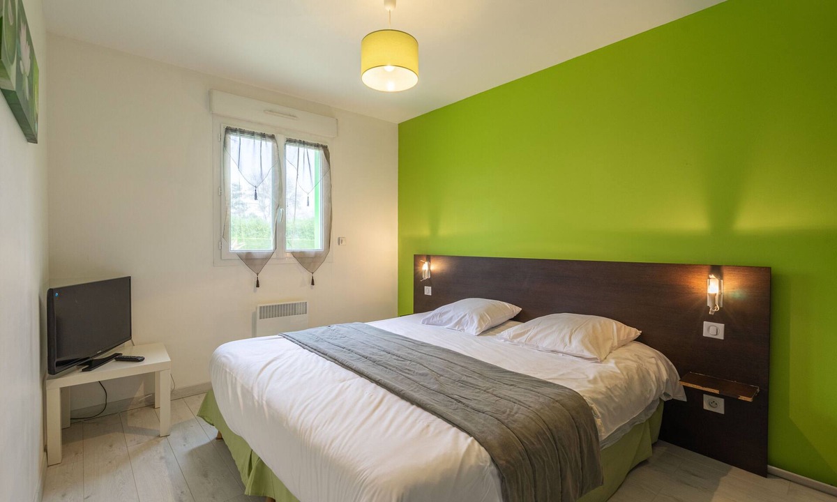 Saint-Simon-de-Bordes Apartment | Apartment 'Le Clos Du Champ De L'Amour - La Palmyre' with Private Pool, Wi-Fi, and AC