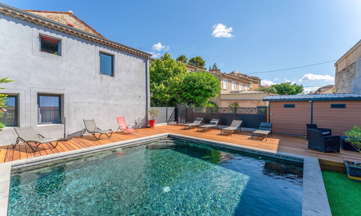 Rasteau Apartment | Apartment 'Gîte Coté Mûrier' with Shared Pool, Private Terrace and Wi-Fi