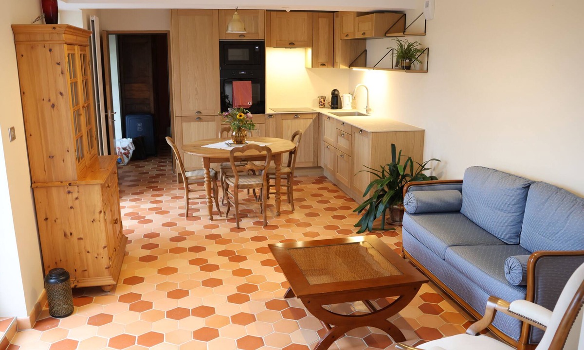 Chaleze Apartment | APARTMENT in the countryside, near Besançon, very quiet environment