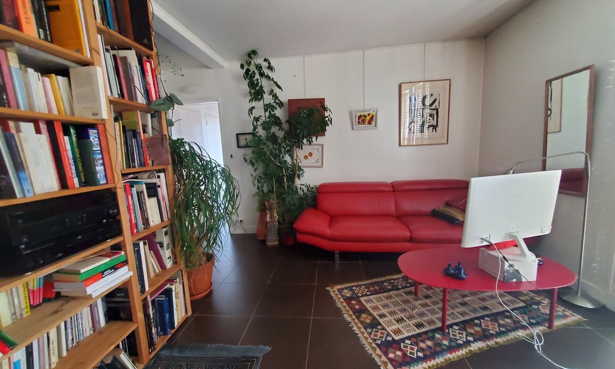 Belleville Apartment | Apartment in the heart of Belleville in a wooded residence