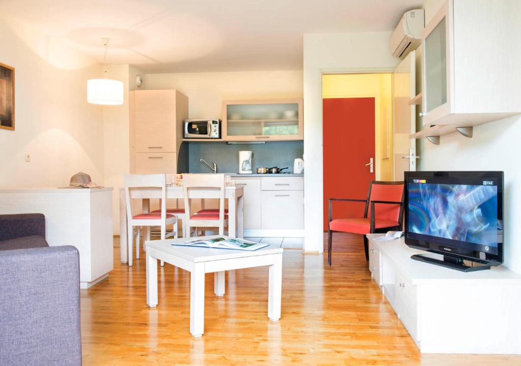 Divonne-les-Bains Apartment | Apartment La Villa du Lac 2 pièces 4 pers- - DLB101