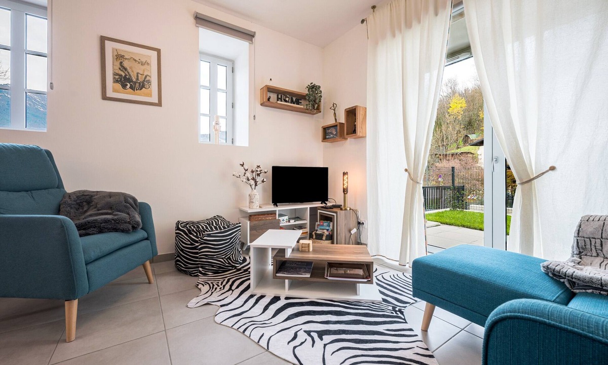 Albertville Apartment | Apartment "Les Ondes" near the Medieval City of Conflans