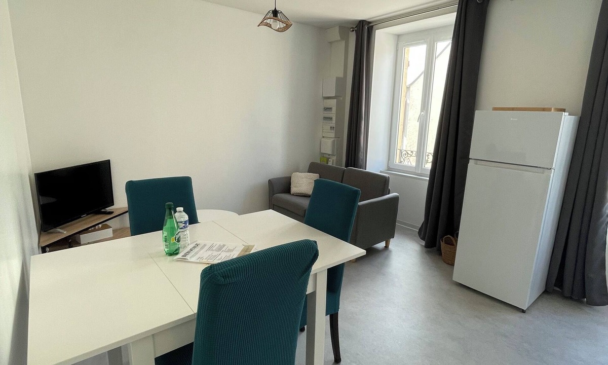 Premery Apartment | Apartment N°2 downtown with inner courtyard