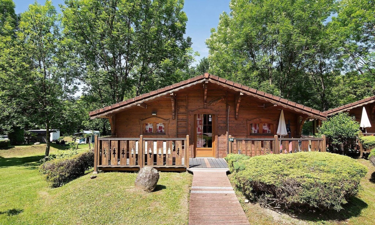 Vaulnaveys-le-Bas Apartment | Apartment 'Primevere' with Mountain View, Wi-Fi and Air Conditioning
