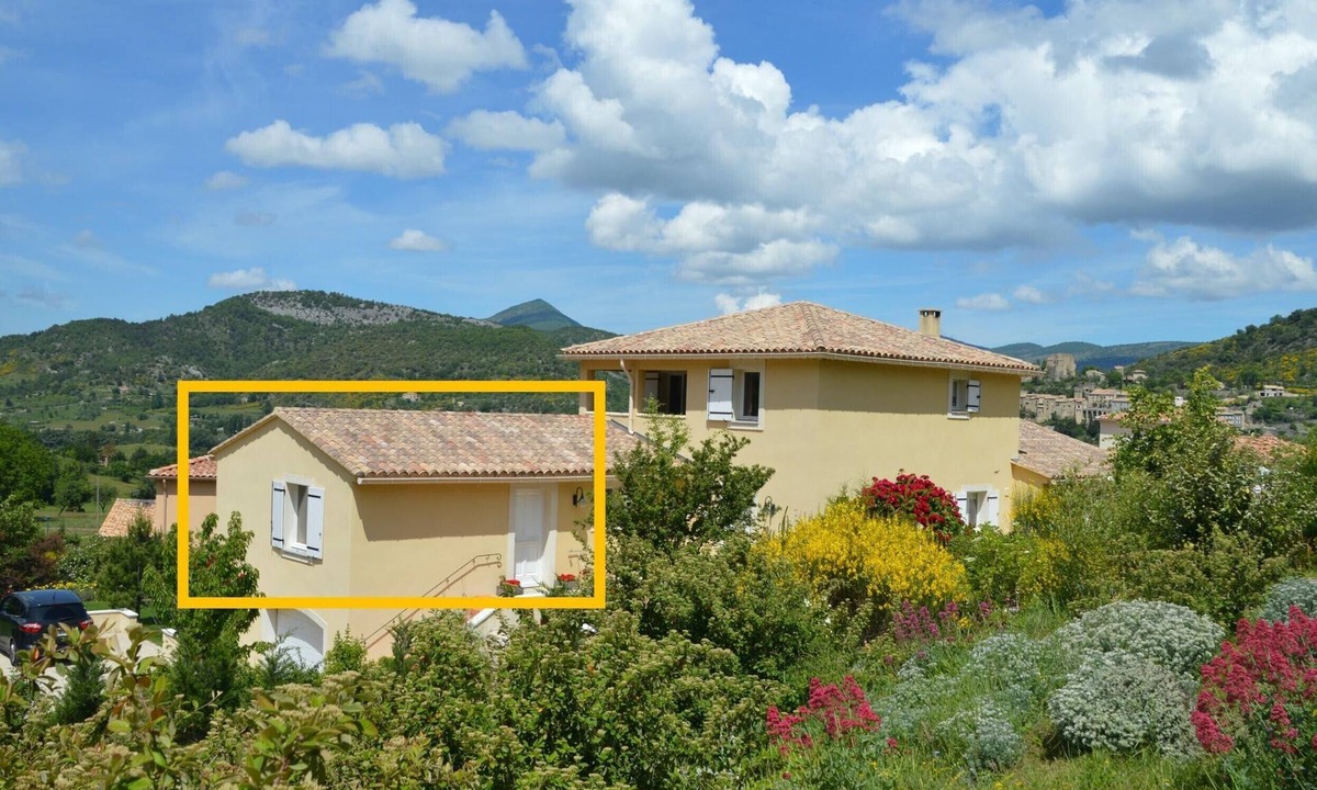 Montbrun-les-Bains Apartment | Apartment 'VillaFleury' with Private Terrace, Balcony and Wi-Fi