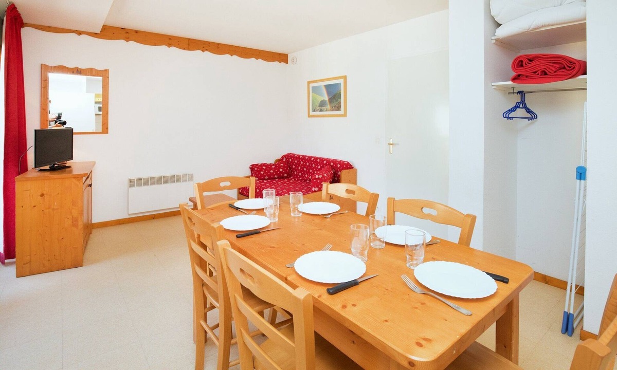 Termignon Apartment | Apartment with balcony for 6 people