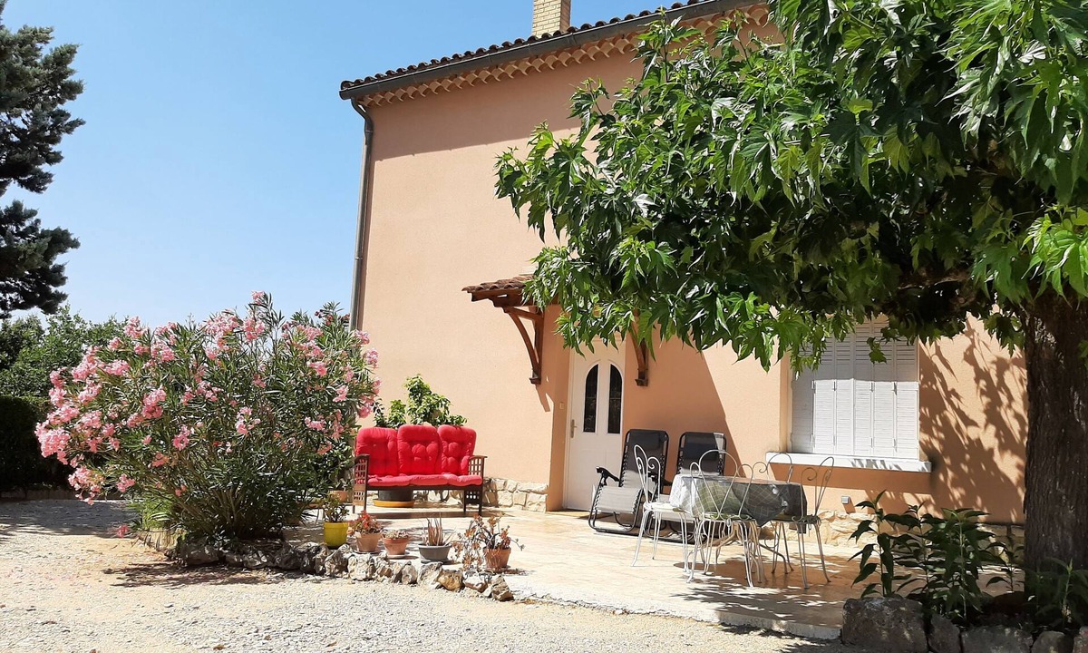 Mormoiron Apartment | Apartment with view of the Ventoux - Ideal for cyclists - Free private parking - Wifi