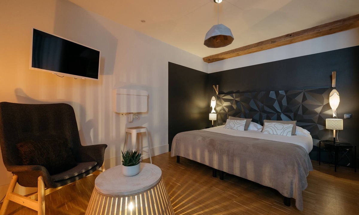 Louhans Apartment | Appart Hotel in Louhans