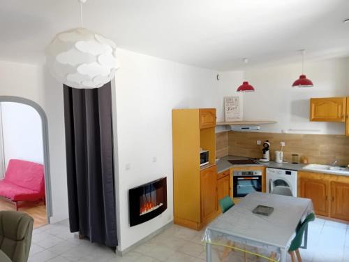 Saint-Martin-de-Valamas Apartment | Appartement avec terrasse 53m2