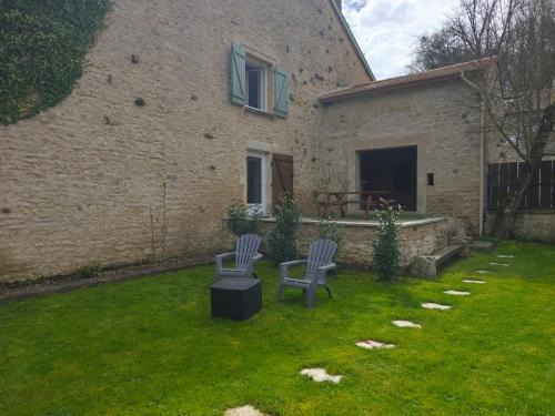 Thuilley-aux-Groseilles Apartment | Appartement indépendant avec terrasse et jardin