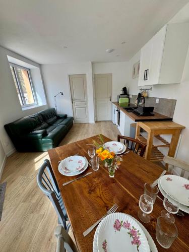 Jullie Apartment | Appartement 2 à 4 personnes au calme Beaujolais