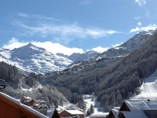 Meribel Centre Apartment | Appartement 6 pièces rénové pour 10, centre Méribel, proche pistes, avec Wifi - FR-1-411-8