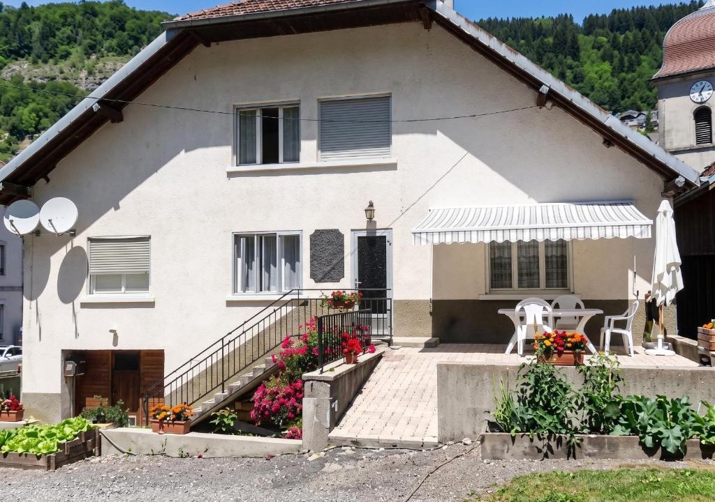 Rosureux Apartment | Appartement accueillant à Rosureux 70 m² avec jardin partagé